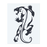 Ein schlanker und kraftvoller Panther im Tribal-Stil, der in Bewegung springt. Dieses Tattoo symbolisiert Stärke, Agilität und Unabhängigkeit. Perfekt für alle, die sich mit dem ungezähmten Geist der Wildnis verbinden und ein mutiges, furchtloses Design suchen.