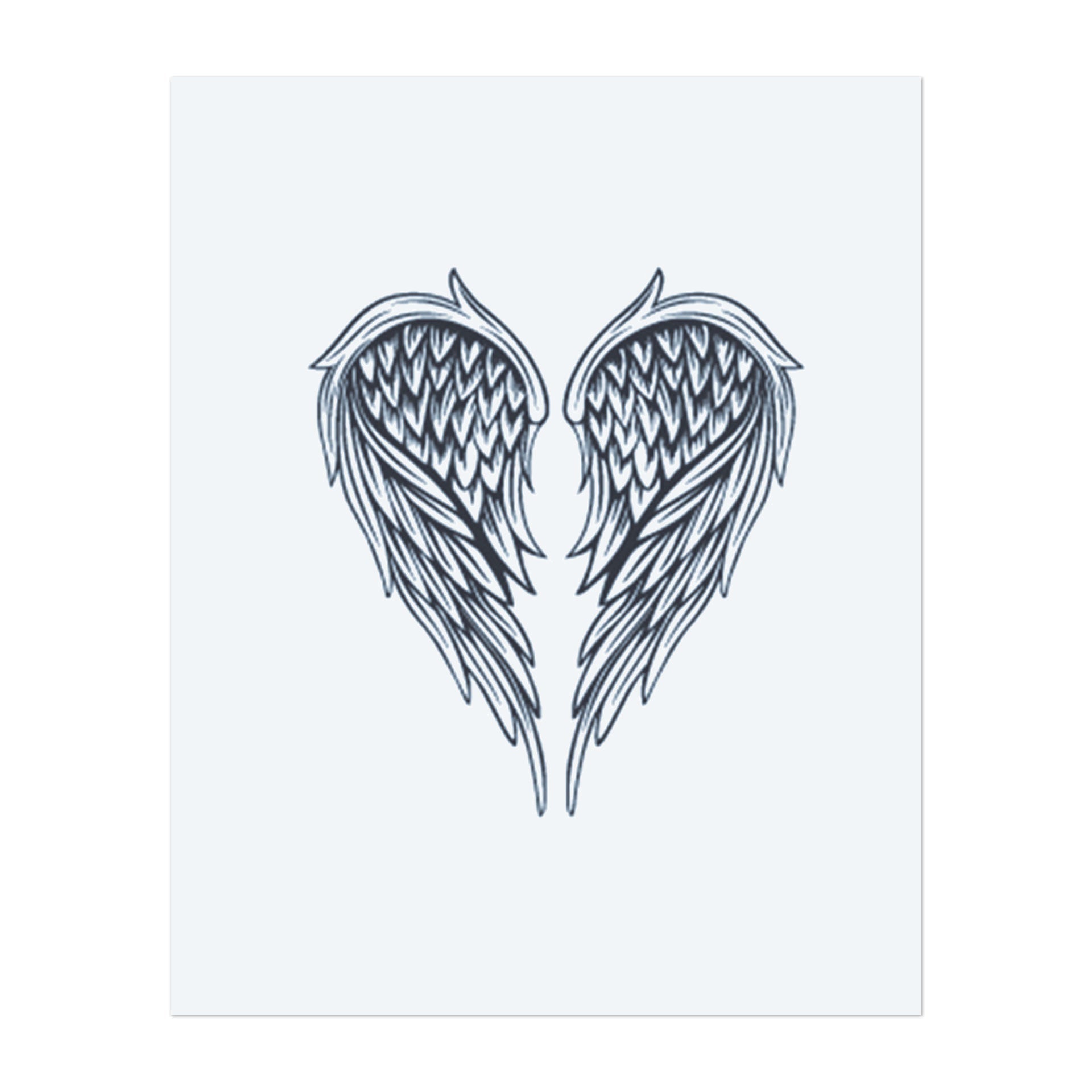 Ein Paar Engel-Flügel, die zu einem Herz geformt sind, symbolisieren Liebe, Verlust und die bittersüße Schönheit der Verwundbarkeit. Ein Design für diejenigen, die Schwierigkeiten erlebt haben, aber dennoch Stärke in ihren Herzen tragen.