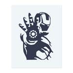 Eine Nahaufnahme von Iron Mans gepanzerter Hand, mit leuchtendem Arc-Reaktor. Dieses Tattoo symbolisiert Stärke, Technologie und Widerstandsfähigkeit, perfekt für diejenigen, die Innovation, Mut und die Kraft des Willens schätzen.