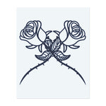 Zwei Rosen mit ineinander gewundenen Dornen. Sie symbolisieren Schönheit und Schmerz, Liebe mit Hindernissen oder ein klassisches Symbol der Romantik mit einer dunklen Wendung.